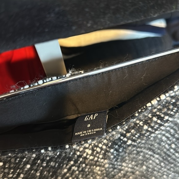 GAP black/gray/white pattern with velvet trim skirt size 8 - Picture 2 of 3